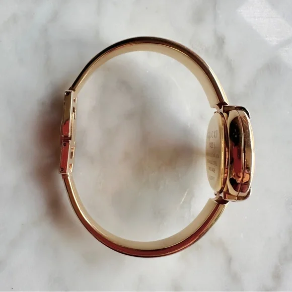 Gucci Gold Cuff Bracelet Watch Mother of Pearl Face Swiss Made 1400 L - Picture 11 of 13